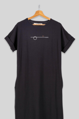 Balance 12 minimal geometry long t-shirt dress line composition